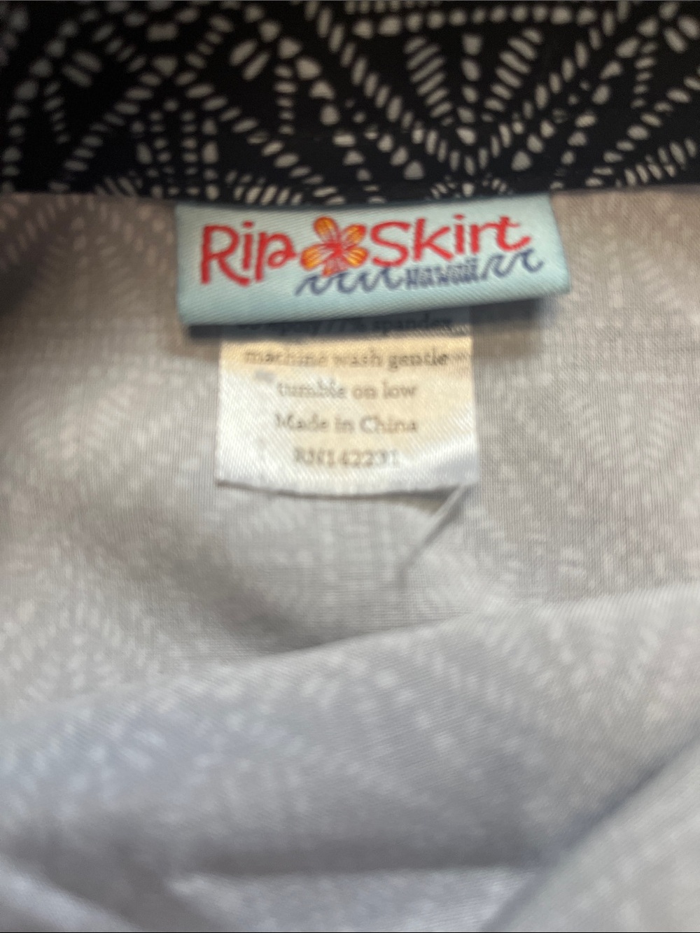 RipSkirt Hawaii Quick Wrap Skirt Black Pearl Batik Geometric Print Size XL EUC - Picture 5 of 7